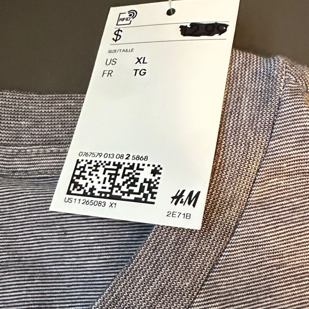 H&M Gray Long Sleeve Tee - Picture 3 of 3